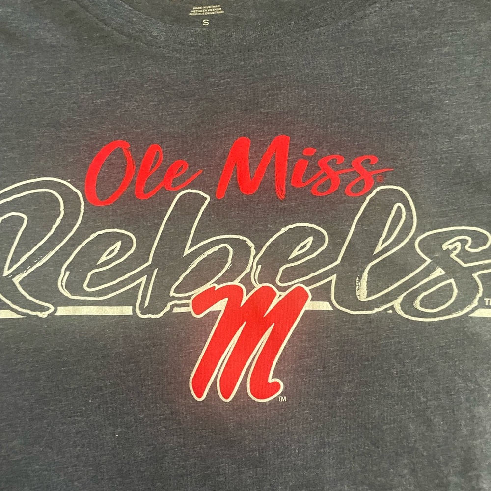 Ole Miss tshirt - Picture 2 of 4